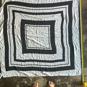 H&M black and white scarf/ wrap